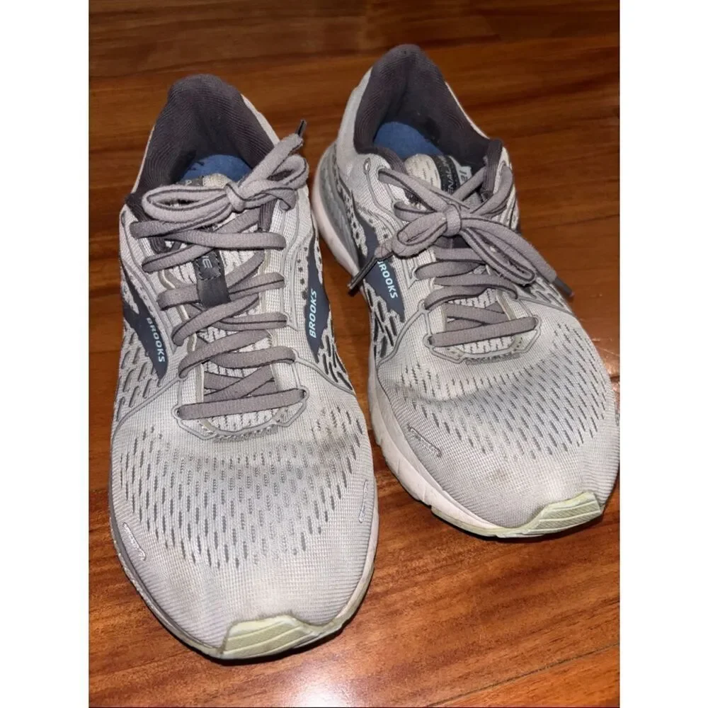 Brooks Adrenaline GTS 21 women’s running shoes size 8